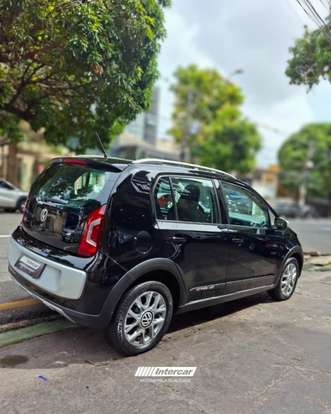 VOLKSWAGEN-CROSS UP-2014