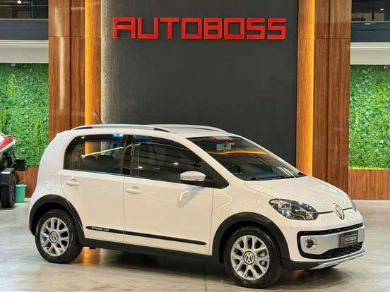VOLKSWAGEN-CROSS UP-2016