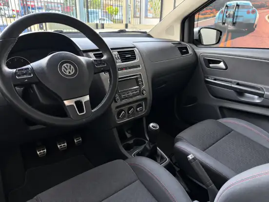 VOLKSWAGEN-CROSSFOX-1.6 MI FLEX 8V 4P MANUAL VOLKSWAGEN-CROSSFOX-2013