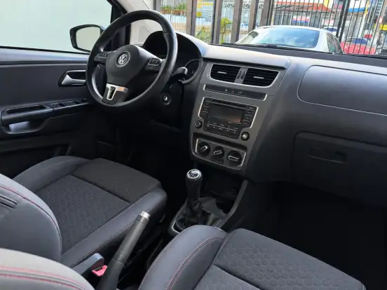 VOLKSWAGEN-CROSSFOX-2013