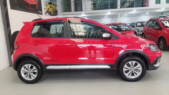 VOLKSWAGEN-CROSSFOX-2017