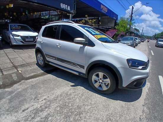 VOLKSWAGEN-CROSSFOX-2011