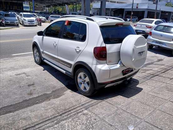 VOLKSWAGEN-CROSSFOX-2011