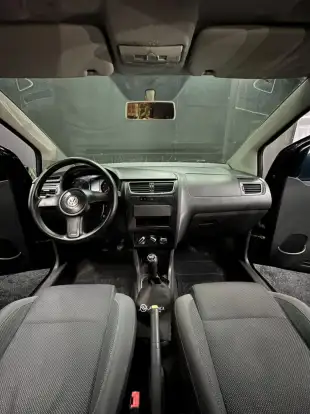 VOLKSWAGEN-FOX-2010