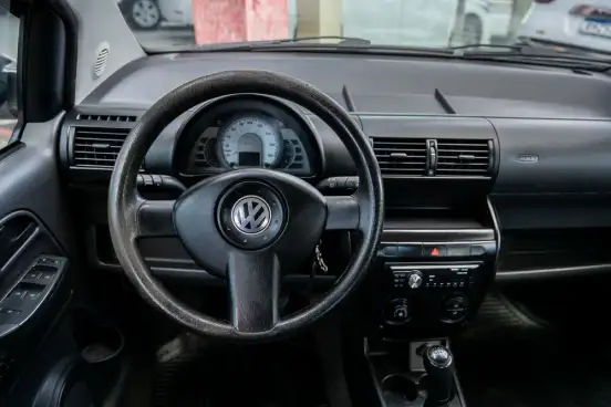 VOLKSWAGEN-FOX-1.0 MI 8V FLEX 4P MANUAL VOLKSWAGEN-FOX-2009