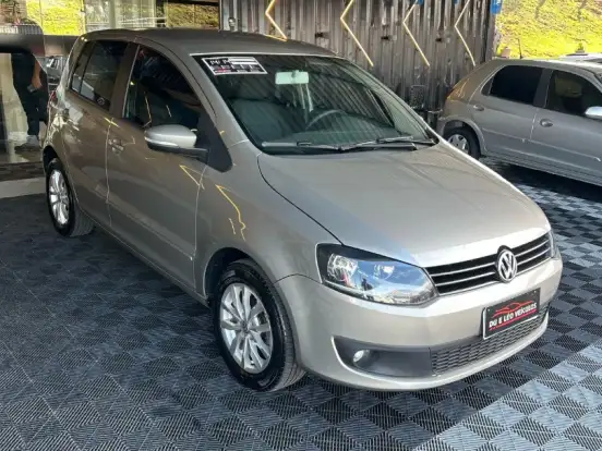 VOLKSWAGEN-FOX-1.0 MI 8V FLEX 4P MANUAL VOLKSWAGEN-FOX-2014