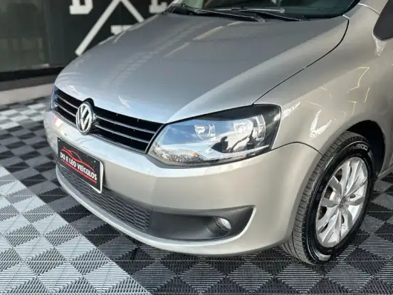 VOLKSWAGEN-FOX-1.0 MI 8V FLEX 4P MANUAL VOLKSWAGEN-FOX-2014