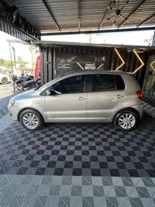 VOLKSWAGEN-FOX-2014