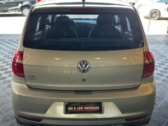 VOLKSWAGEN-FOX-1.0 MI 8V FLEX 4P MANUAL VOLKSWAGEN-FOX-2014