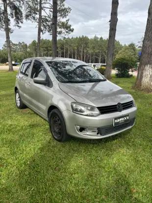VOLKSWAGEN-FOX-2010