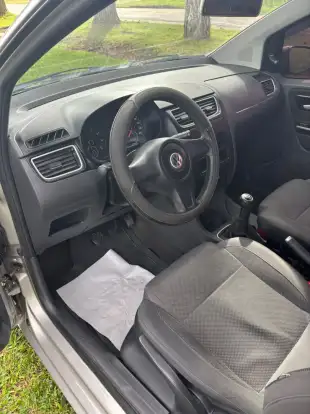 VOLKSWAGEN-FOX-2010