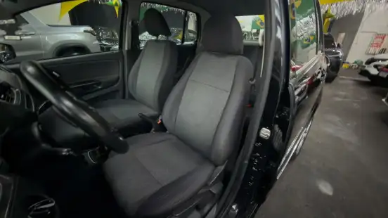 VOLKSWAGEN-FOX-2013