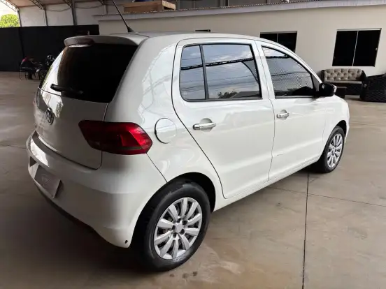 VOLKSWAGEN-FOX-2014