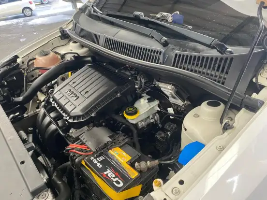 VOLKSWAGEN-FOX-2016