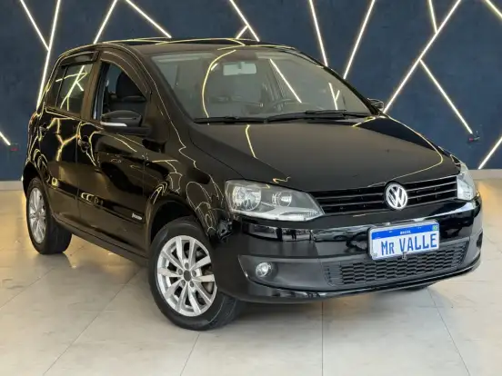 VOLKSWAGEN-FOX-2014