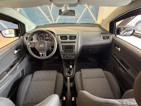 VOLKSWAGEN-FOX-1.6 MI 8V FLEX 4P AUTOMATIZADO VOLKSWAGEN-FOX-2014