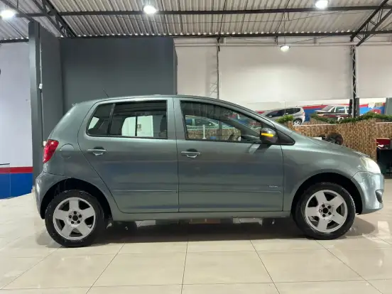 VOLKSWAGEN-FOX-2011