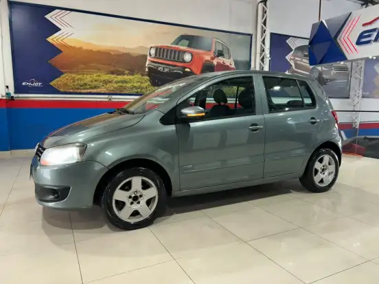 VOLKSWAGEN-FOX-2011