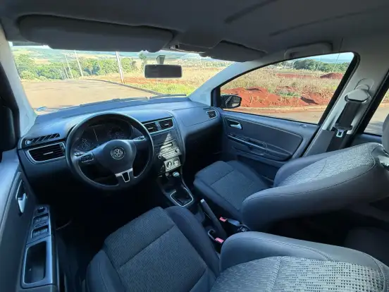 VOLKSWAGEN-FOX-2012