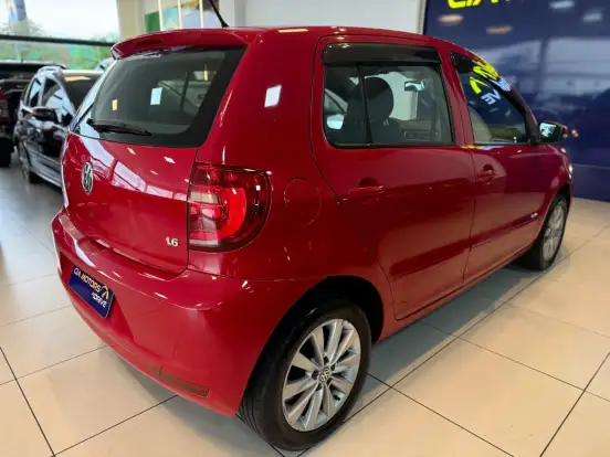 VOLKSWAGEN-FOX-2012