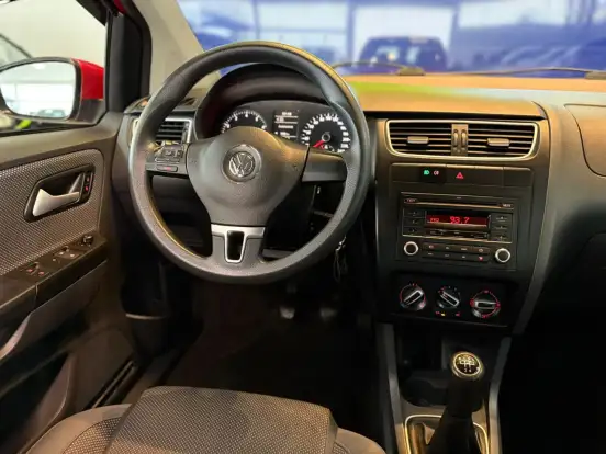 VOLKSWAGEN-FOX-2012