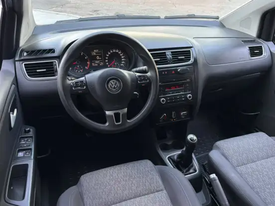 VOLKSWAGEN-FOX-2012