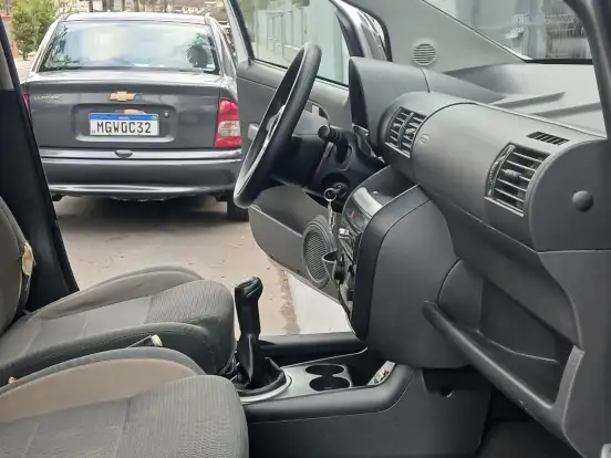 VOLKSWAGEN-FOX-1.6 MI EXTREME 8V FLEX 4P MANUAL VOLKSWAGEN-FOX-2008