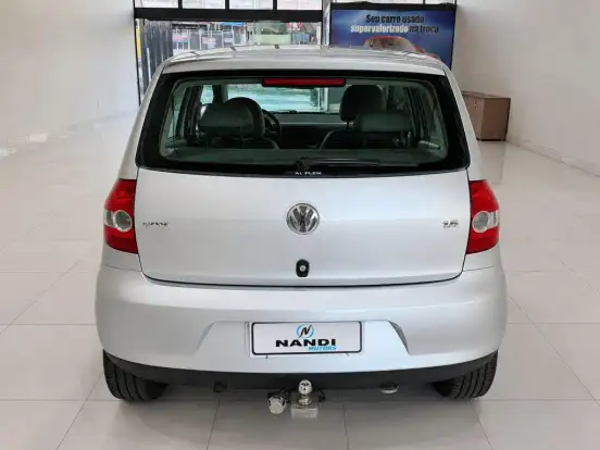 VOLKSWAGEN-FOX-1.6 MI PLUS 8V FLEX 4P MANUAL VOLKSWAGEN-FOX-2006