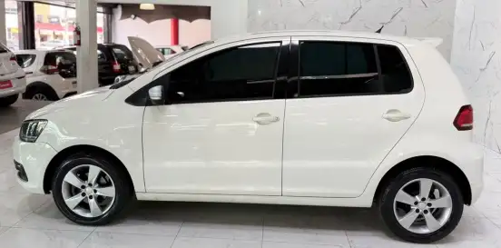 VOLKSWAGEN-FOX-2015