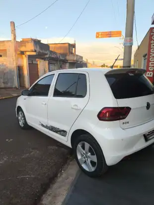 VOLKSWAGEN-FOX-1.6 MI ROCK IN RIO 8V FLEX 4P MANUAL VOLKSWAGEN-FOX-2015