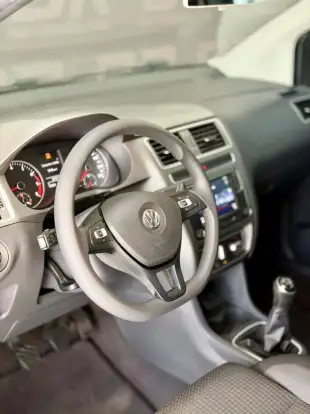 VOLKSWAGEN-FOX-2019