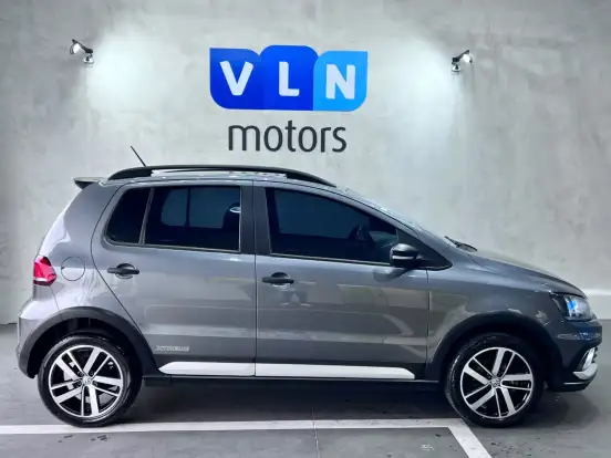 VOLKSWAGEN-FOX-2019