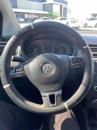 VOLKSWAGEN-FOX-2012