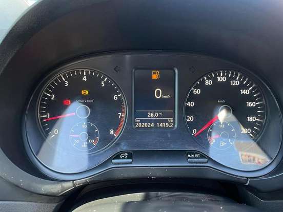 VOLKSWAGEN-FOX-2012