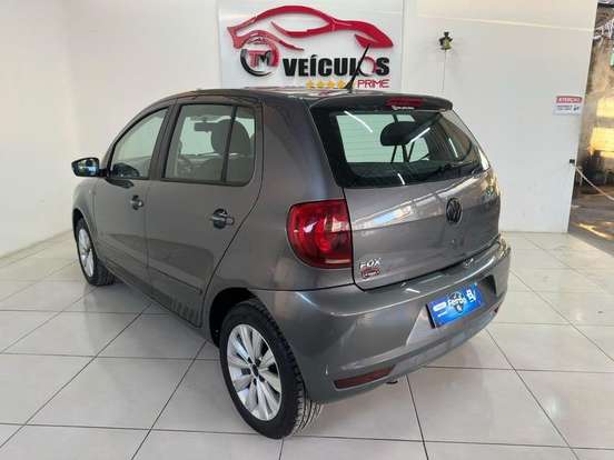 VOLKSWAGEN-FOX-2012