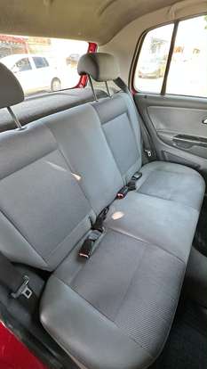 VOLKSWAGEN-FOX-2011
