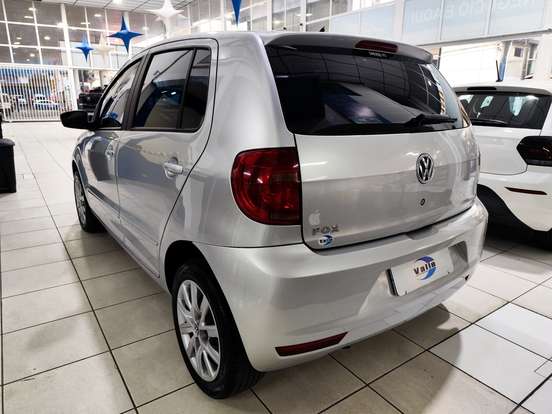 VOLKSWAGEN-FOX-2012
