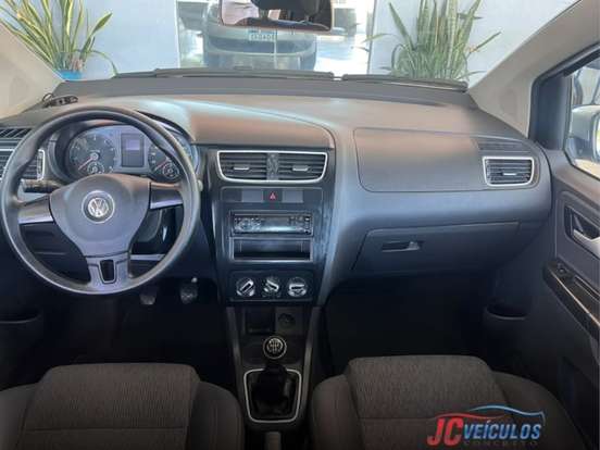 VOLKSWAGEN-FOX-2012