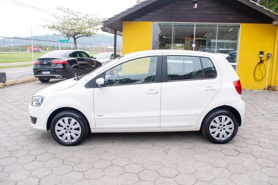 VOLKSWAGEN-FOX-2013