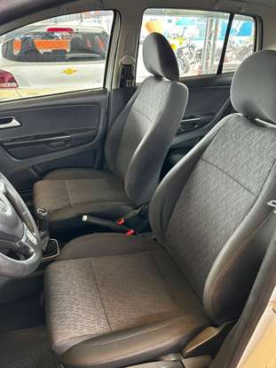 VOLKSWAGEN-FOX-2014