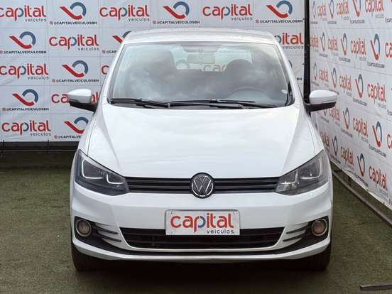 VOLKSWAGEN-FOX-2014