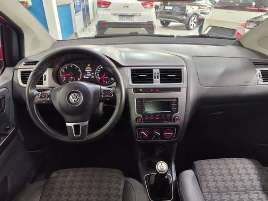 VOLKSWAGEN-FOX-2014