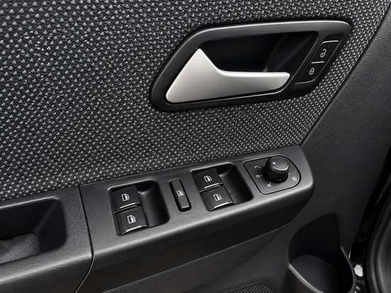VOLKSWAGEN-FOX-2010