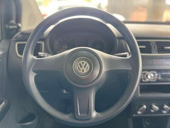 VOLKSWAGEN-FOX-2012