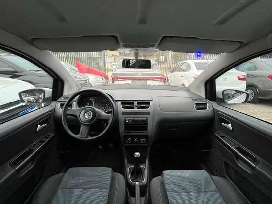 VOLKSWAGEN-FOX-2012