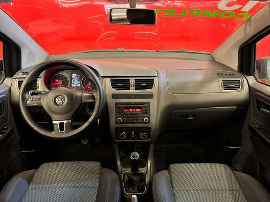 VOLKSWAGEN-FOX-2012