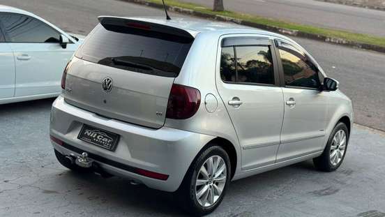 VOLKSWAGEN-FOX-2010