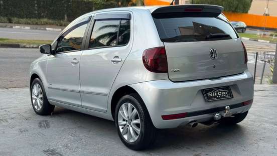 VOLKSWAGEN-FOX-2010