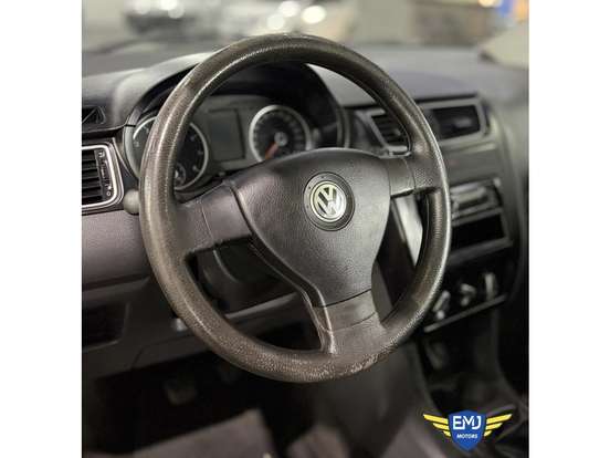 VOLKSWAGEN-FOX-2010