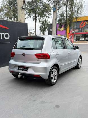 VOLKSWAGEN-FOX-2017